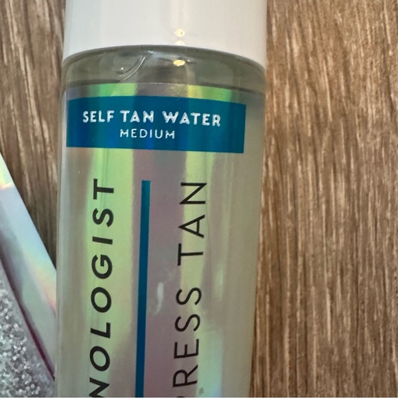 New Tanologist Tanning Mitt and Express Tan Self Tan Water Set - Picture 3 of 6